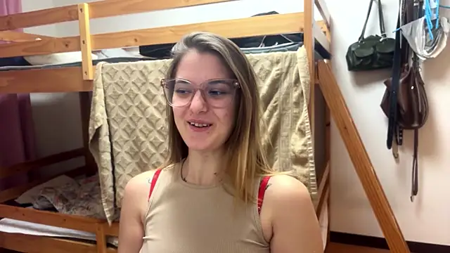 SuzyMiu online show from November 8, 8:30 am