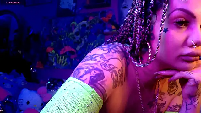 Av3ryyBe3 online show from January 10, 7:02 am