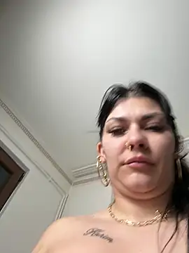 MiaKiittyy online show from April 12, 9:50 pm