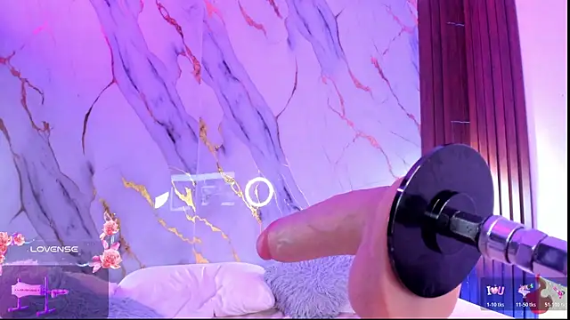 alicecute77 online show from April 11, 7:45 am