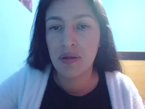 SarahFriendly online show from April 8, 9:28 pm