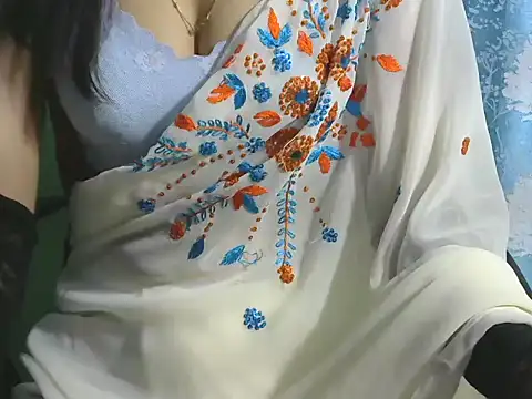 sheetal-sheetal95 online show from April 21, 5:53 pm