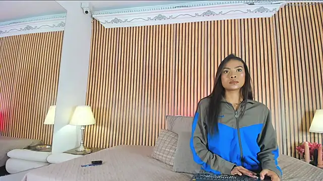 keeyla stone online show from October 1, 9:20 pm