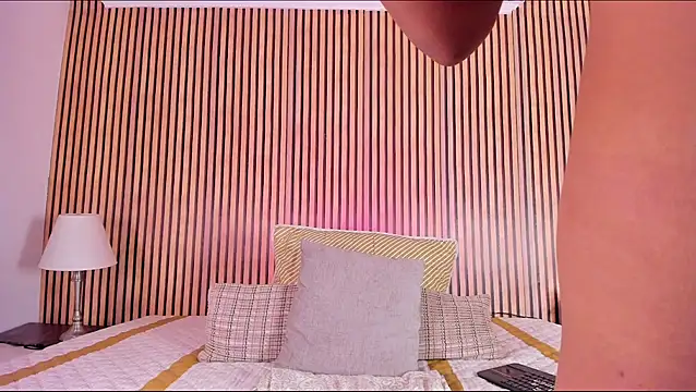 keeyla stone online show from October 19, 10:45 pm