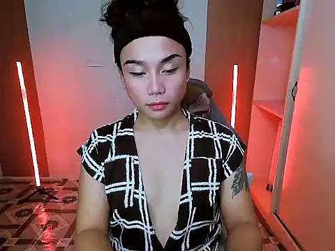 YourNikkieXxx online show from March 27, 12:06 pm