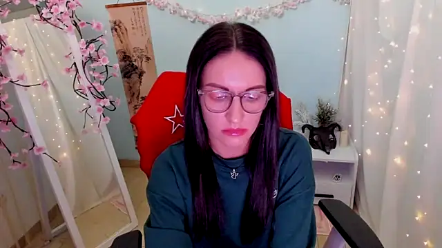 Aurora Loveu online show from April 11, 10:24 pm