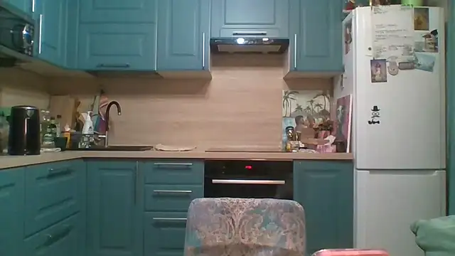 ALICAINWONDERLAND online show from April 19, 6:10 pm