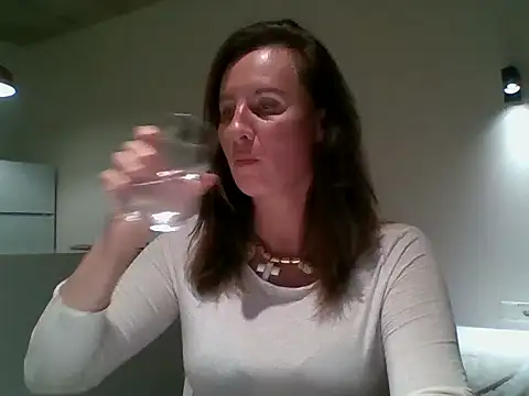 ALICAINWONDERLAND online show from October 5, 4:01 pm