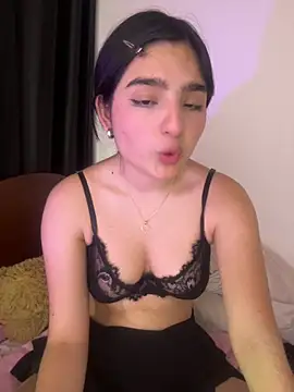 Snapshot of Clementyne30 chatting on October 31, 12:01 am Clementyne30 online show from October 31, 12:01 am