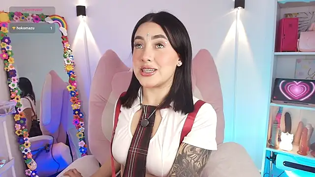 justonecute online show from April 1, 3:29 am