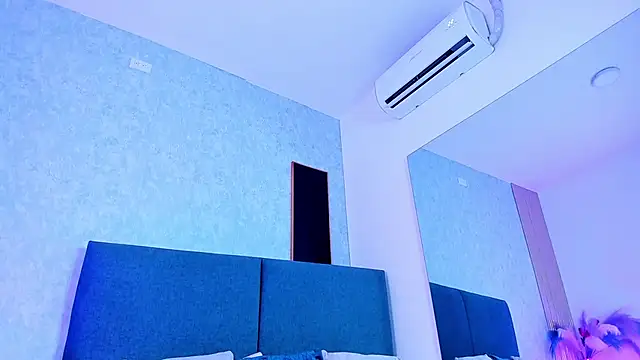 Laura Ivy online show from March 23, 12:44 pm