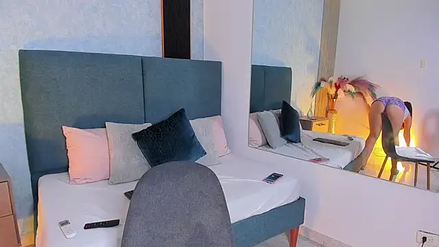 Laura Ivy online show from March 25, 1:14 pm