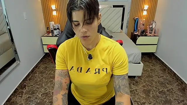 KAROLLJONES1 online show from November 14, 8:09 pm