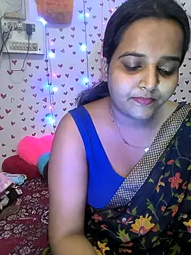 Snapshot of QueerSofty chatting on September 30, 10:21 am QueerSofty online show from September 30, 10:21 am