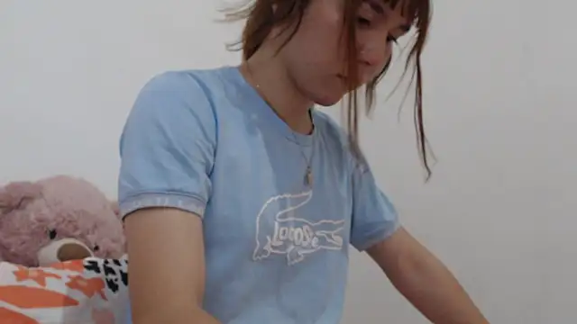 Dolly Peach  online show from March 3, 7:20 pm