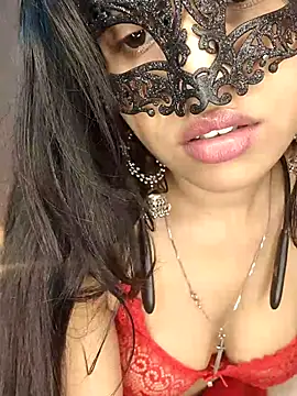 KARISHMA-STRIP online show from November 3, 7:40 pm