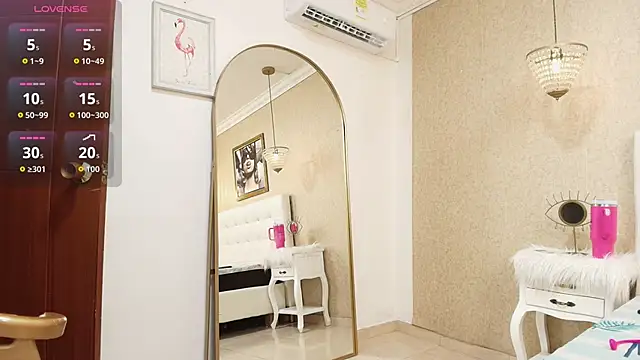 Miladiosa online show from February 10, 1:25 pm