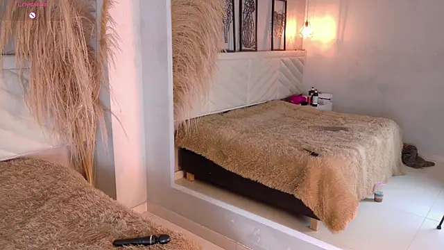 amy miller1 online show from December 15, 8:47 pm