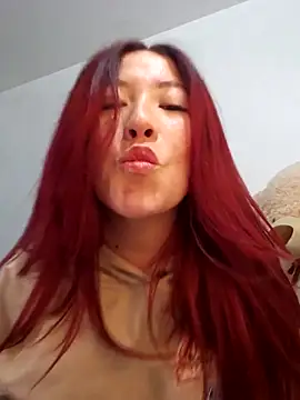 lunnaa  online show from February 6, 3:43 am