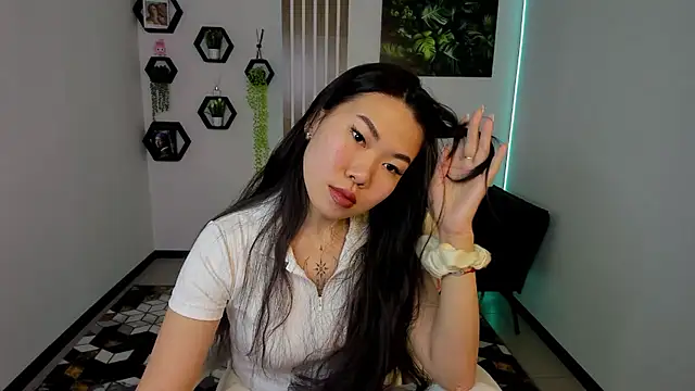 LunaPurrr online show from January 8, 10:58 pm