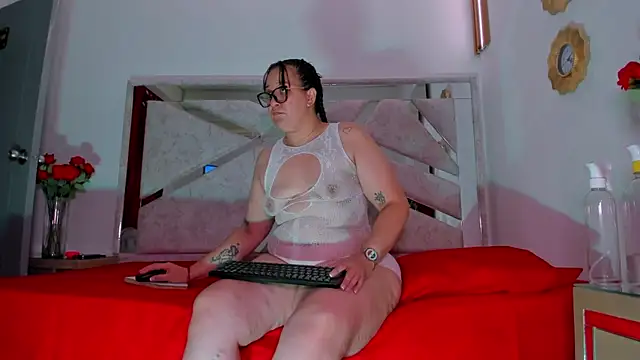 ThiccyLexxy online show from November 16, 1:00 pm