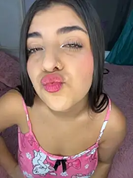 Isaa-Sweet online show from October 31, 2:10 pm