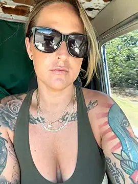 OdetteDelane online show from October 31, 1:51 am