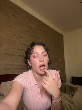 kendrafarq online show from May 11, 2:46 am
