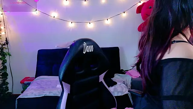 MiaVelvetDoll online show from December 4, 2:52 pm