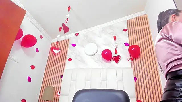 CharlotteSchmidtt online show from February 20, 11:34 am