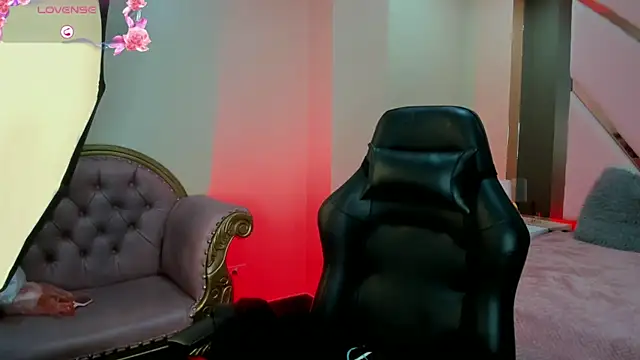 EmmaStonns online show from September 20, 8:40 pm