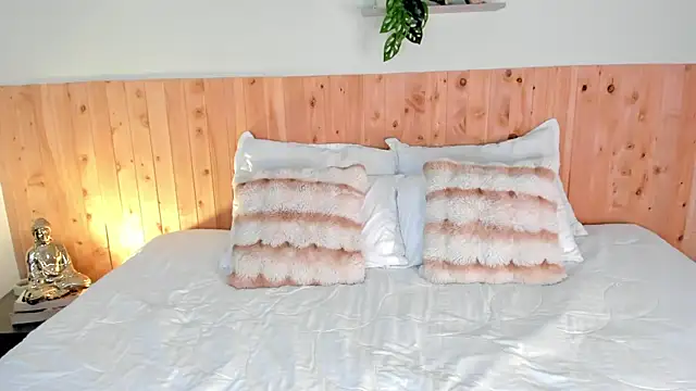 CloehSmiith online show from February 28, 12:15 pm