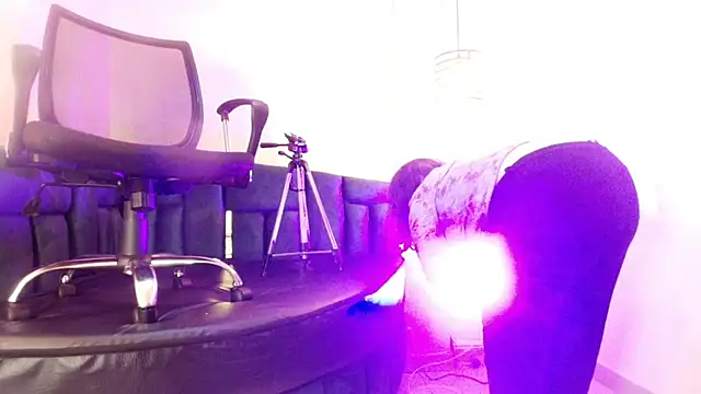  Emily rosee  online show from November 17, 2:18 pm