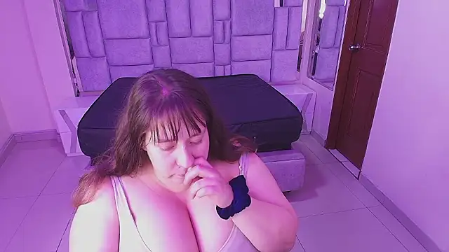  Emily rosee  online show from January 14, 12:10 pm