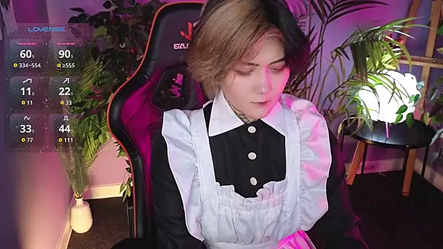 GothXRaven online show from December 3, 12:51 pm