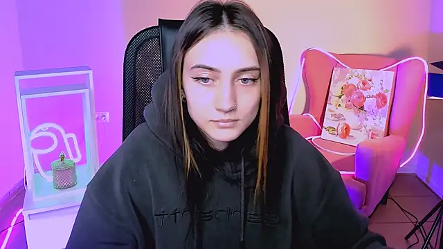 olivianorton online show from September 30, 3:50 pm