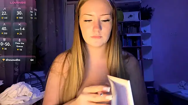 PandaFluff online show from October 3, 5:51 pm