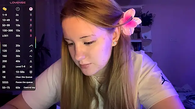 PandaFluff online show from September 15, 4:58 pm