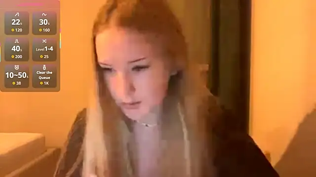 PandaFluff online show from October 19, 5:26 pm