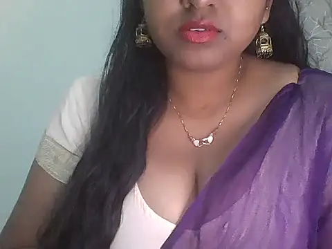 its me Rashmi online show from February 12, 3:14 pm