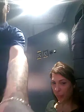 Snapshot of AlexAlice12 chatting on October 10, 3:28 pm AlexAlice12 online show from October 10, 3:28 pm