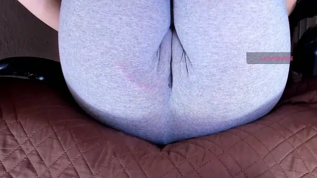 Cameltoe squirt inPants online show from March 3, 8:09 am