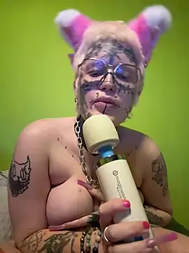 Sixkbunnies online show from July 4, 10:16 pm