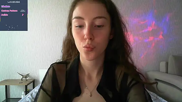Snapshot of eskatmi chatting on October 21, 2:26 am eskatmi online show from October 21, 2:26 am