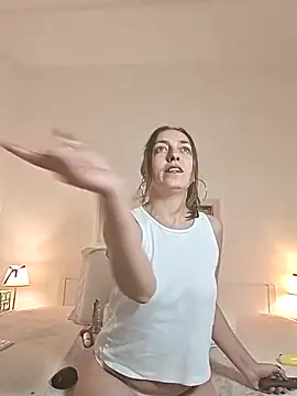 DaisyDea online show from February 5, 3:59 pm