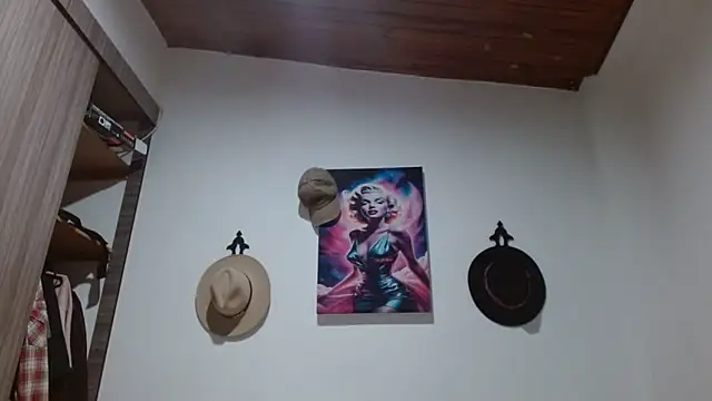 Crystal Star  online show from February 13, 11:06 pm