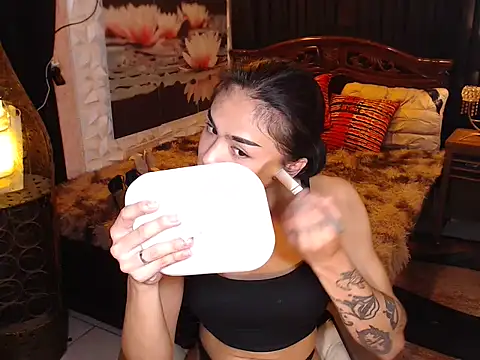 WILDROXIE online show from February 16, 10:31 pm