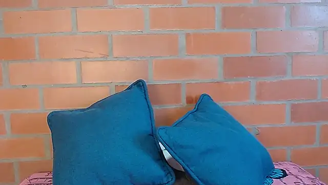 Montserrat Jay online show from December 22, 2:31 pm