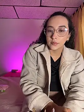 alehia cute online show from July 2, 12:33 pm