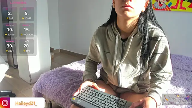 HaileyDuke online show from December 3, 12:40 pm